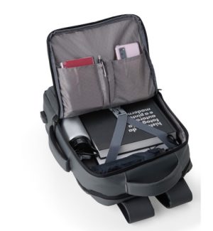 01902 - Mochila Couro Sintético USB 25L